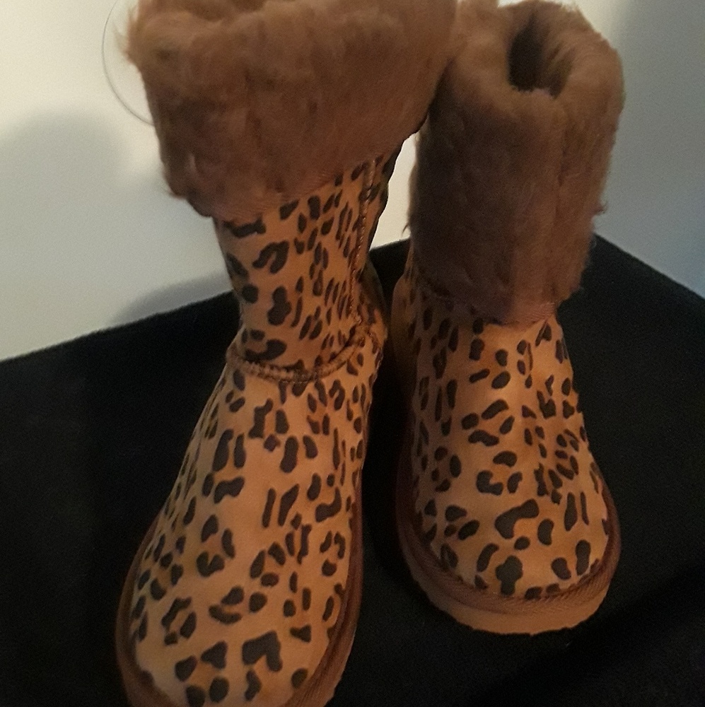 Faux fur boots
